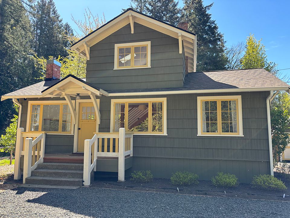 Perched at the crest of a small hill, the cottage gets plenty of afternoon sunshine.