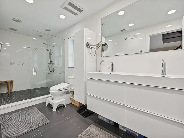 63 E Cedar St — Photo 23