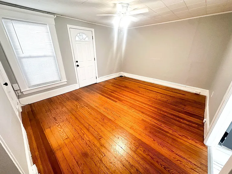 320 Lowell St #2 — Photo 16