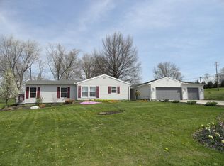 6075 Parknoll St SW, Massillon, OH 44646
