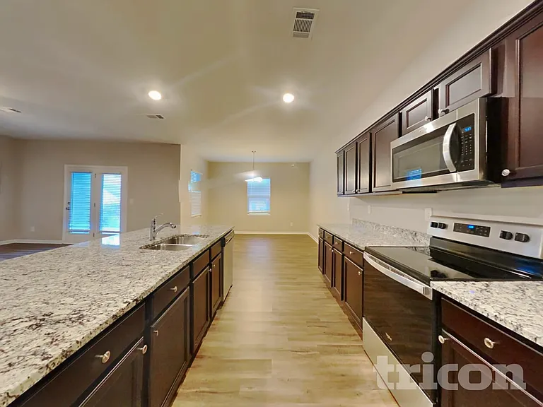 180 Bowen Way — Photo 6