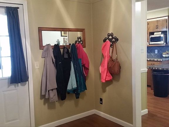 4th image of 200 E Peak St