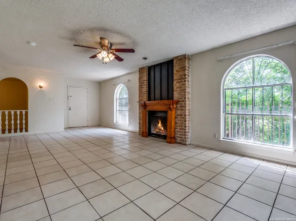 8915 Datapoint Dr #40 A, San Antonio, TX 78229