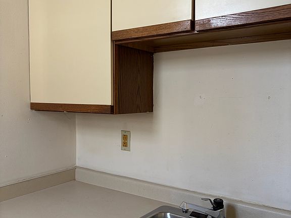 5th image of 125 E Gorham St #102