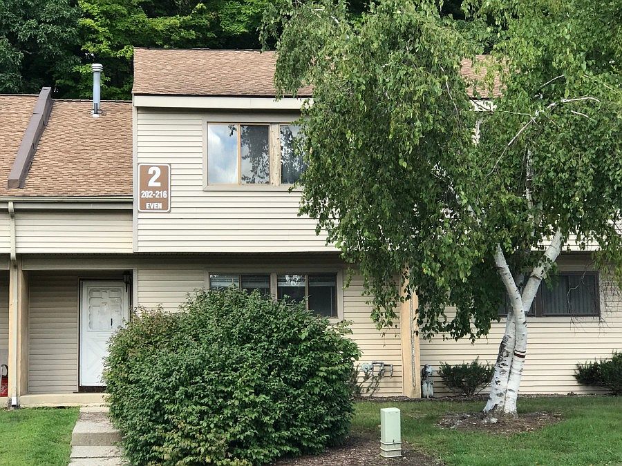 1st image of 210 Concord Ln