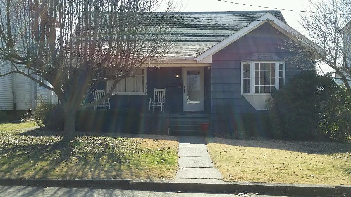 311 4th St photo 1