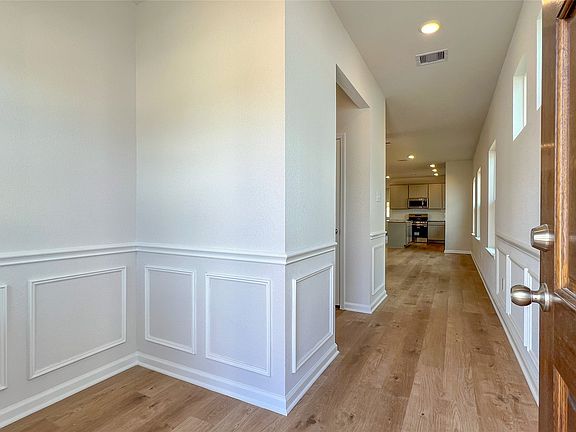 The Mockingbird II- Entry Foyer.