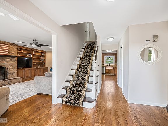 5th image of 13113 Cathy Ln