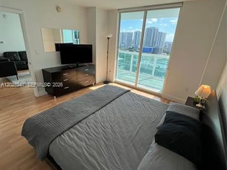 1800 N Bayshore Dr #2310 — Photo 35
