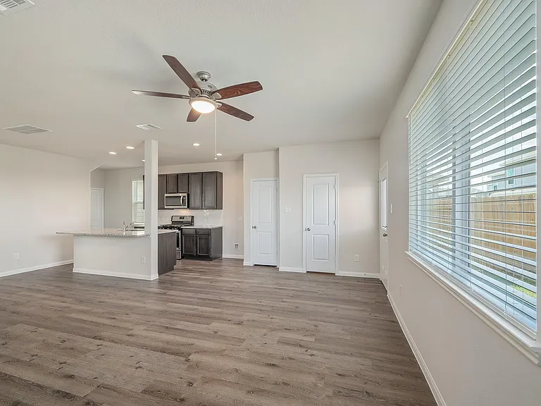 3915 Deledda Dr — Photo 6