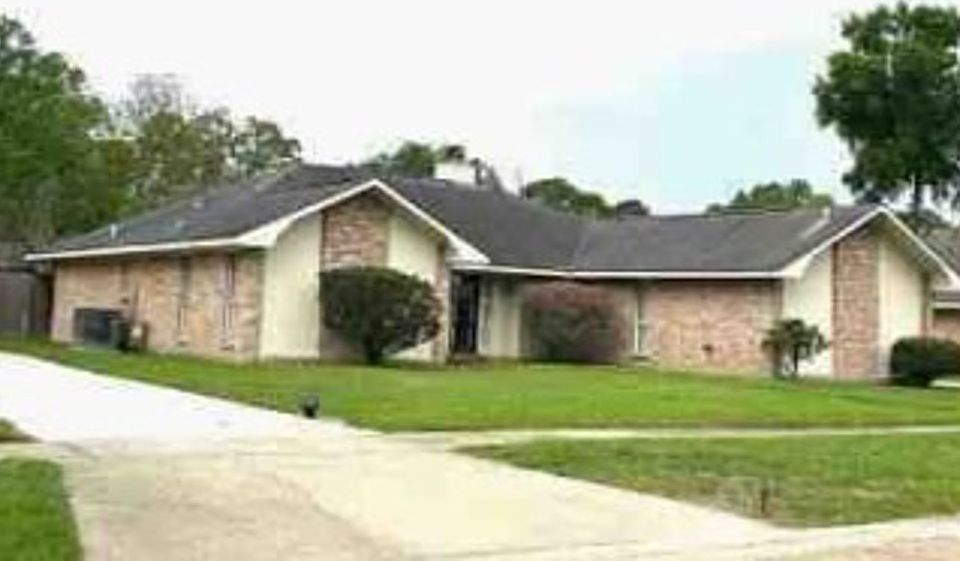 2nd image of 15217 Woodmoss Dr