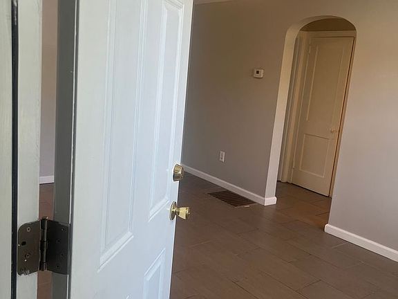 5th image of 1562 Bradley Ave Unit A
