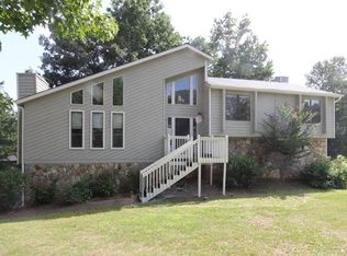 8602 Creekview Ct, Douglasville, GA 30135