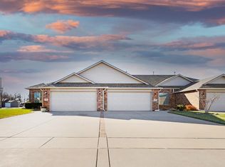 705 W Cottonwood Dr, Valley Center, KS 67147