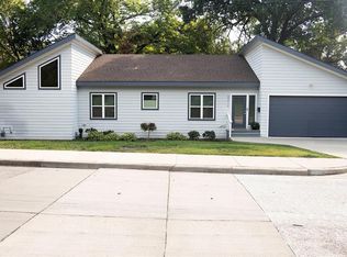 8216 Coolgreene Dr, Dallas, TX 75228