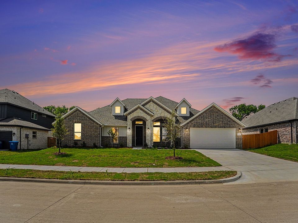 1st image of 706 Alaina Dr
