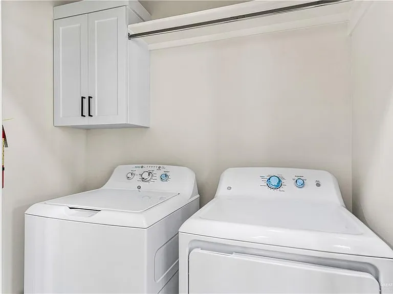 1300 Rosewood Ln #1 — Photo 14