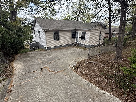 2nd image of 2621 20th St W