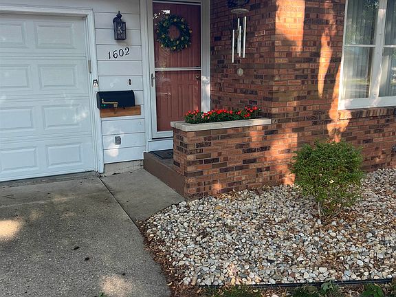 2nd image of 1602 Meadowlark Dr