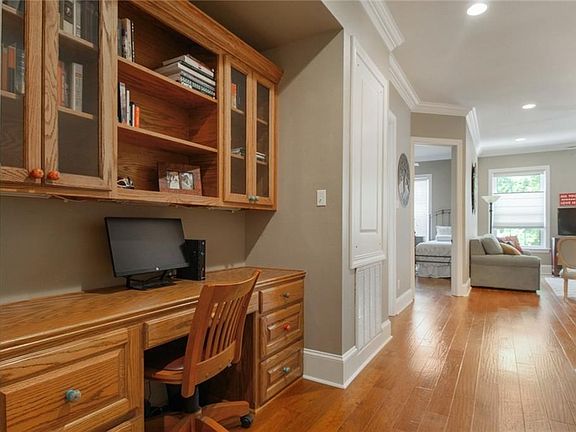 3rd image of 1633 1st St APT 204