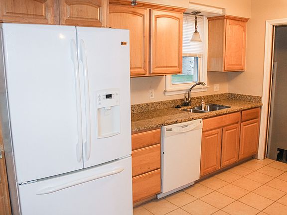 2nd image of 605 Saint Johns St