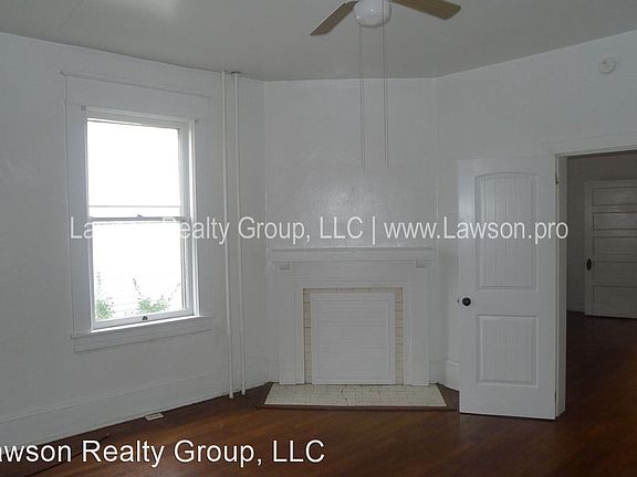 3rd image of 422 Walnut Ave SE APT 1