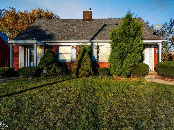21735 Moross Rd, Grosse Pointe, MI 48236