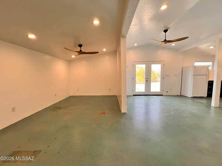 8751 N Burke Dr — Photo 11