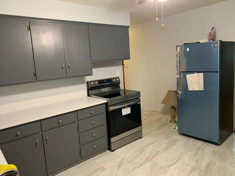 565 E Division St #4 — Photo 13