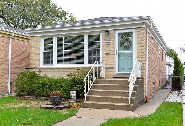 1st image of 6928 W Summerdale Ave