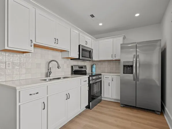 (undisclosed Address), Atlantic Beach, NC 28512