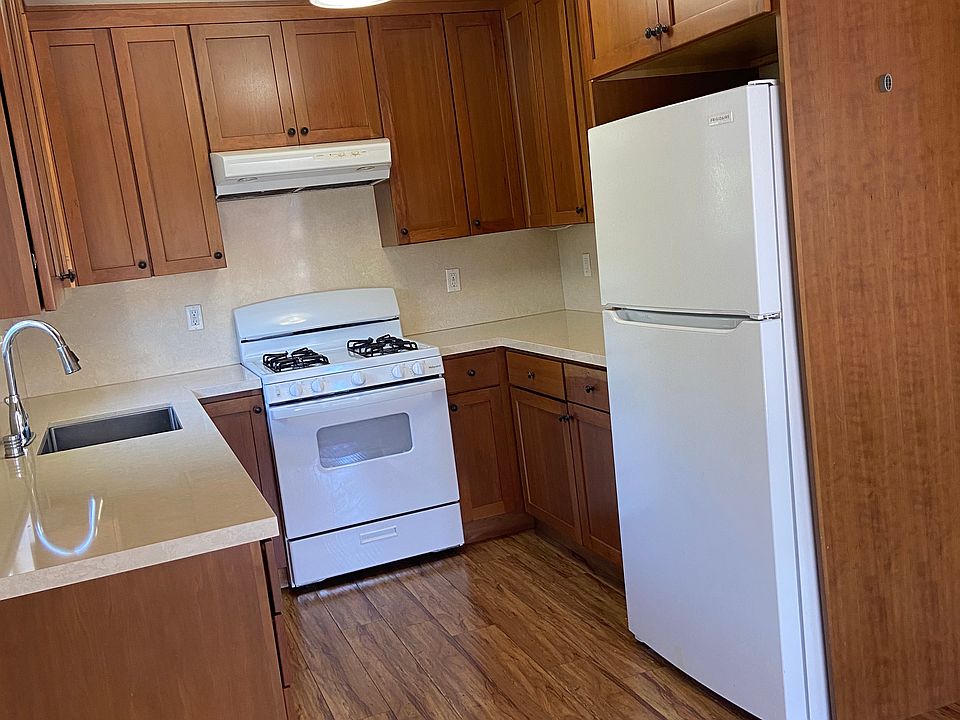 1st image of 1125 Capuchino Ave #6