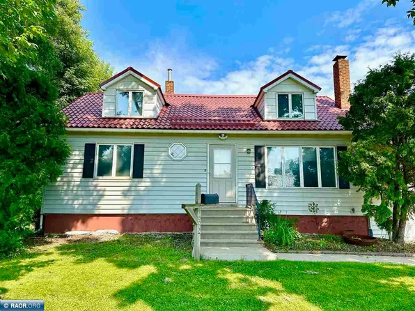 1803 Wolf Rd, Virginia, MN 55792