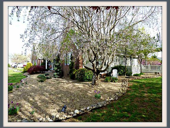 3rd image of 1930 Lakebrook Cir