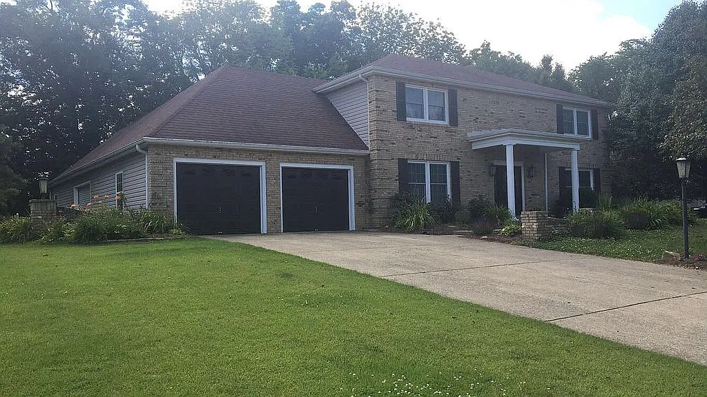 5 Timberlane Dr photo 1