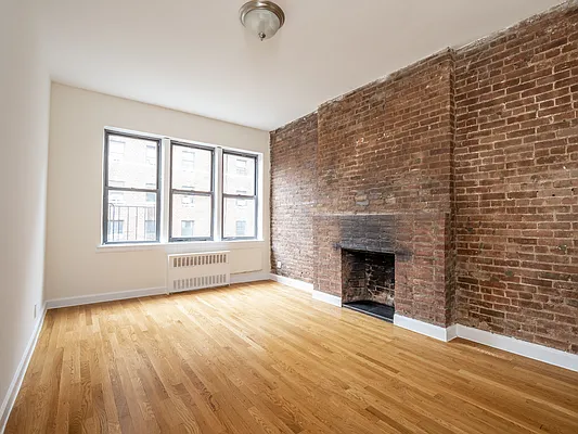 Rented by City Connections Realty | media 8