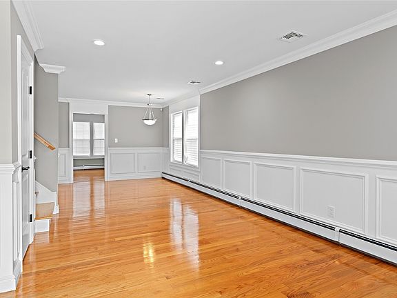4th image of 244 Kirkman Ave