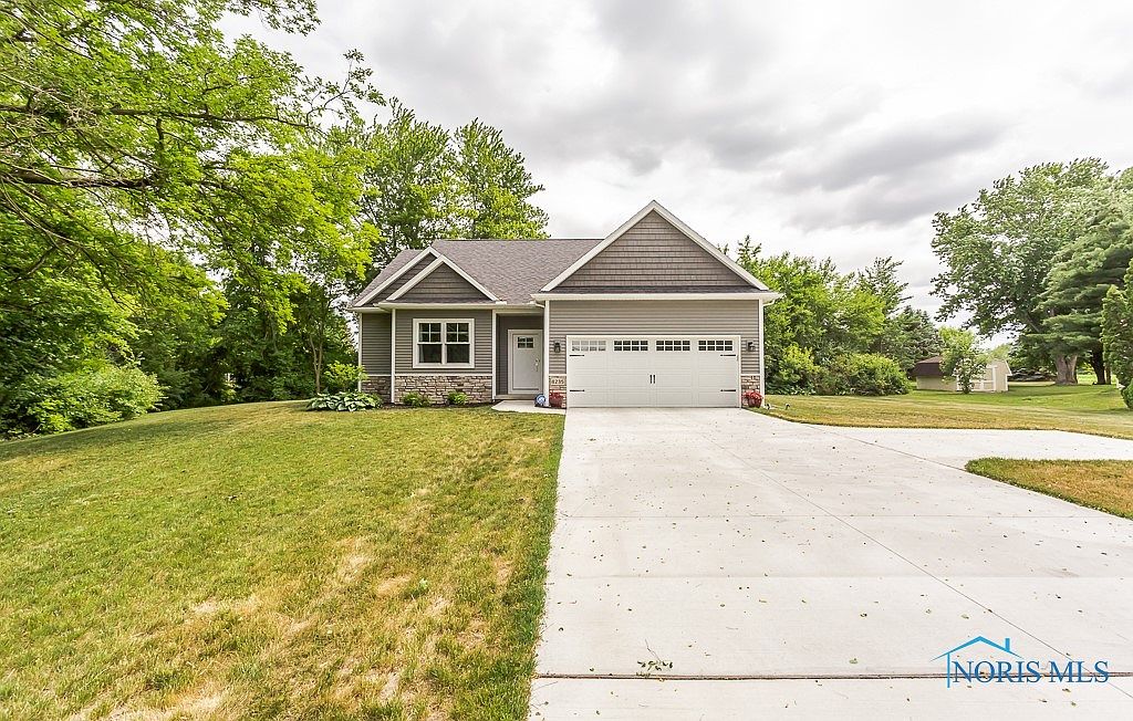 8235 Garden Rd, Maumee, OH 43537 Zillow