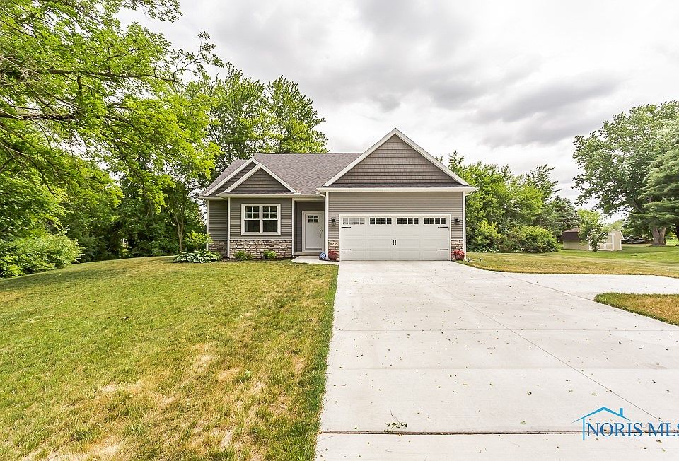 8235 Garden Rd, Maumee, OH 43537 Zillow