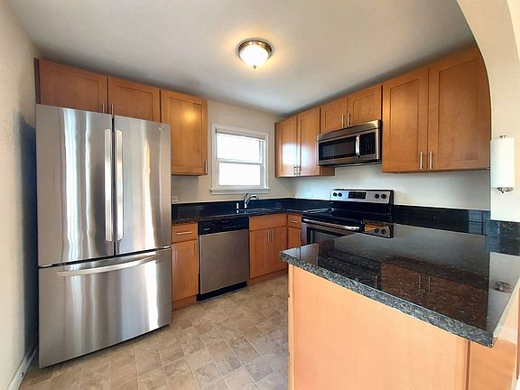 5th image of 5906 Pacific Ave