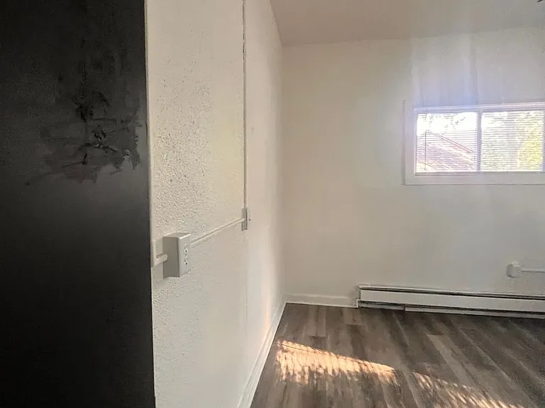 319 Franklin Ave — Photo 30