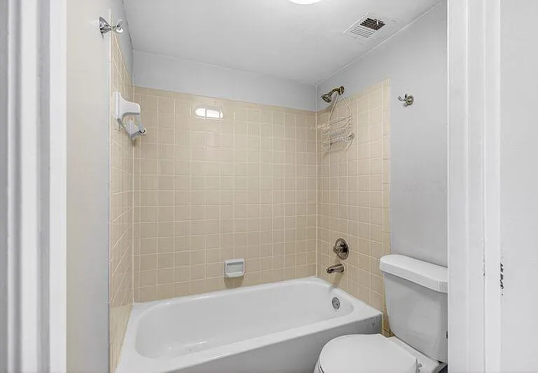 728 Executive Center Dr #29 — Photo 14