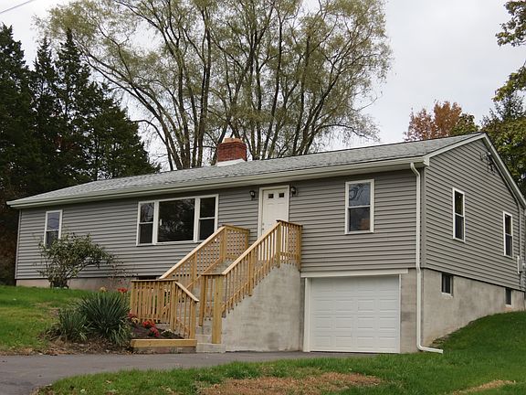 2nd image of 5 Collins Ln