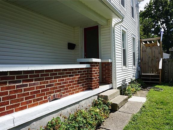 4th image of 520 Montgomery St
