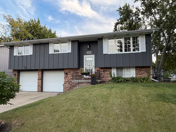 1518 W Kingsway Dr, Peoria, IL 61614