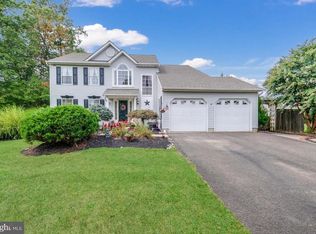 1422 Long Pond Dr, Warrington, PA 18976