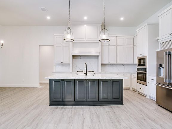 5th image of 4409 141st St