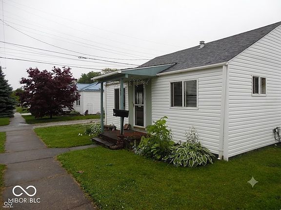 2nd image of 945 E Washington St