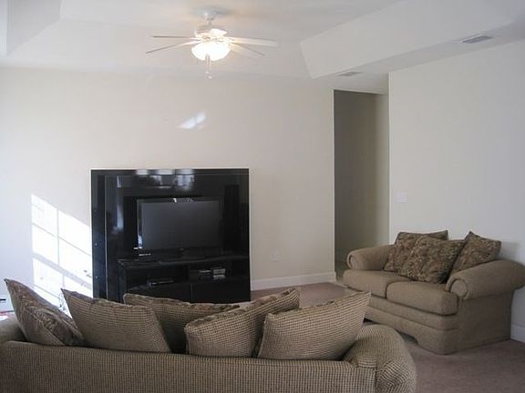4th image of 185 Ponderosa Cir