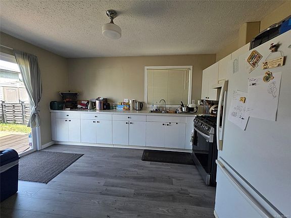 3rd image of 4535 Arrowsmith Rd